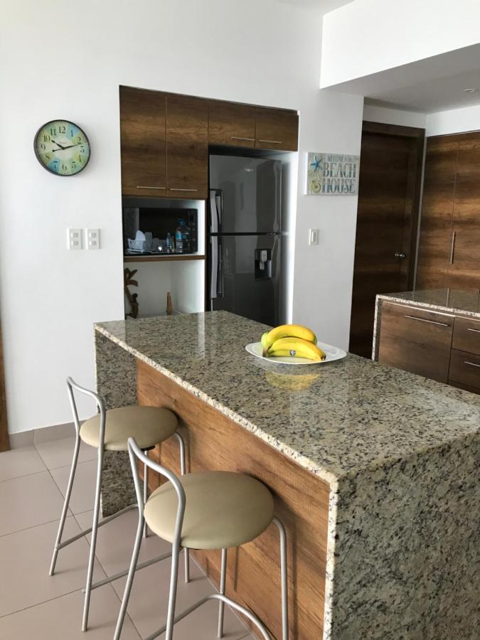 Resort Playa Azul Departamentos Frente Al Mar トンスパ エクステリア 写真