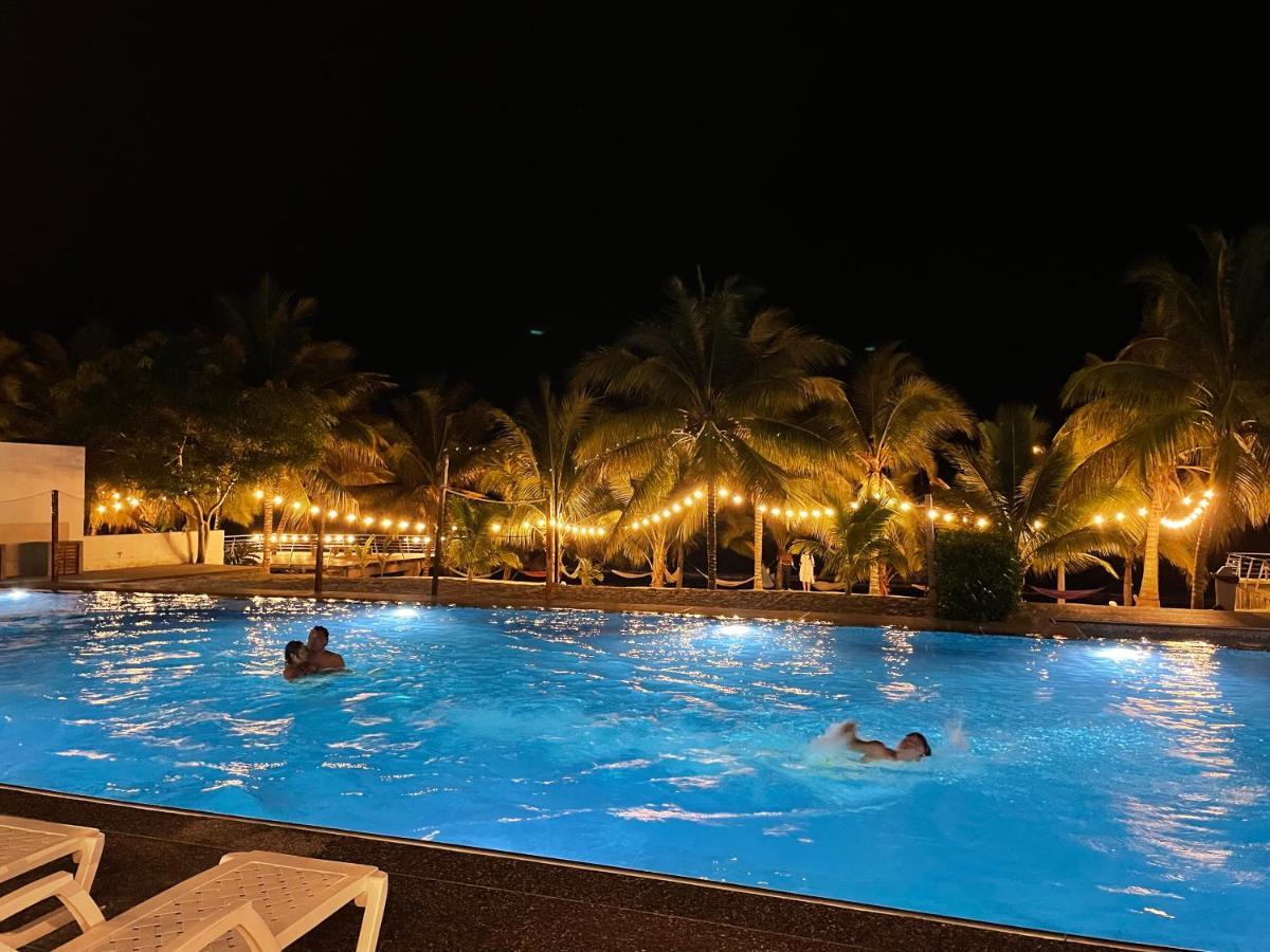 Resort Playa Azul Departamentos Frente Al Mar トンスパ エクステリア 写真