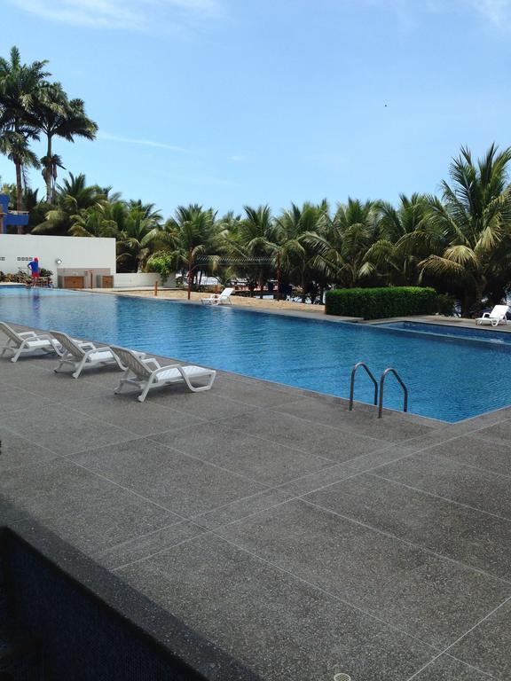 Resort Playa Azul Departamentos Frente Al Mar トンスパ エクステリア 写真