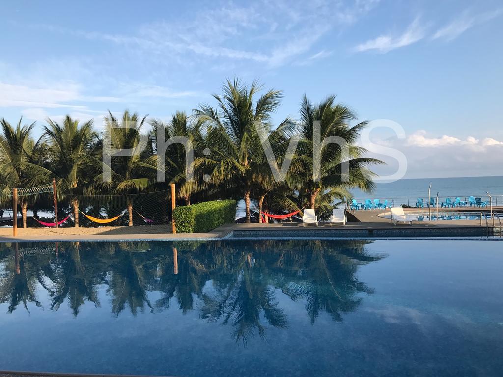 Resort Playa Azul Departamentos Frente Al Mar トンスパ エクステリア 写真