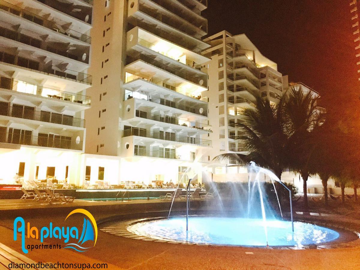 Resort Playa Azul Departamentos Frente Al Mar トンスパ エクステリア 写真