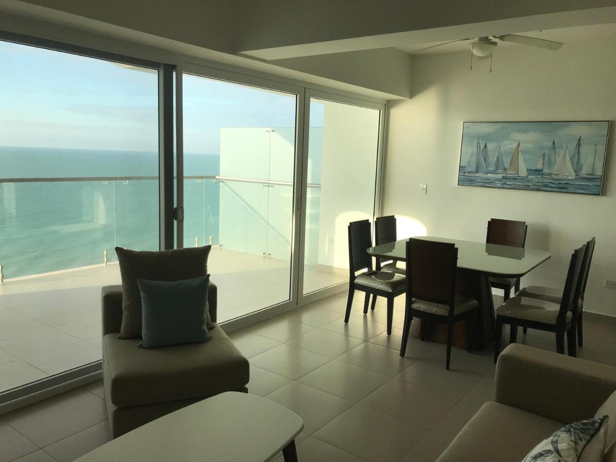 Resort Playa Azul Departamentos Frente Al Mar トンスパ エクステリア 写真