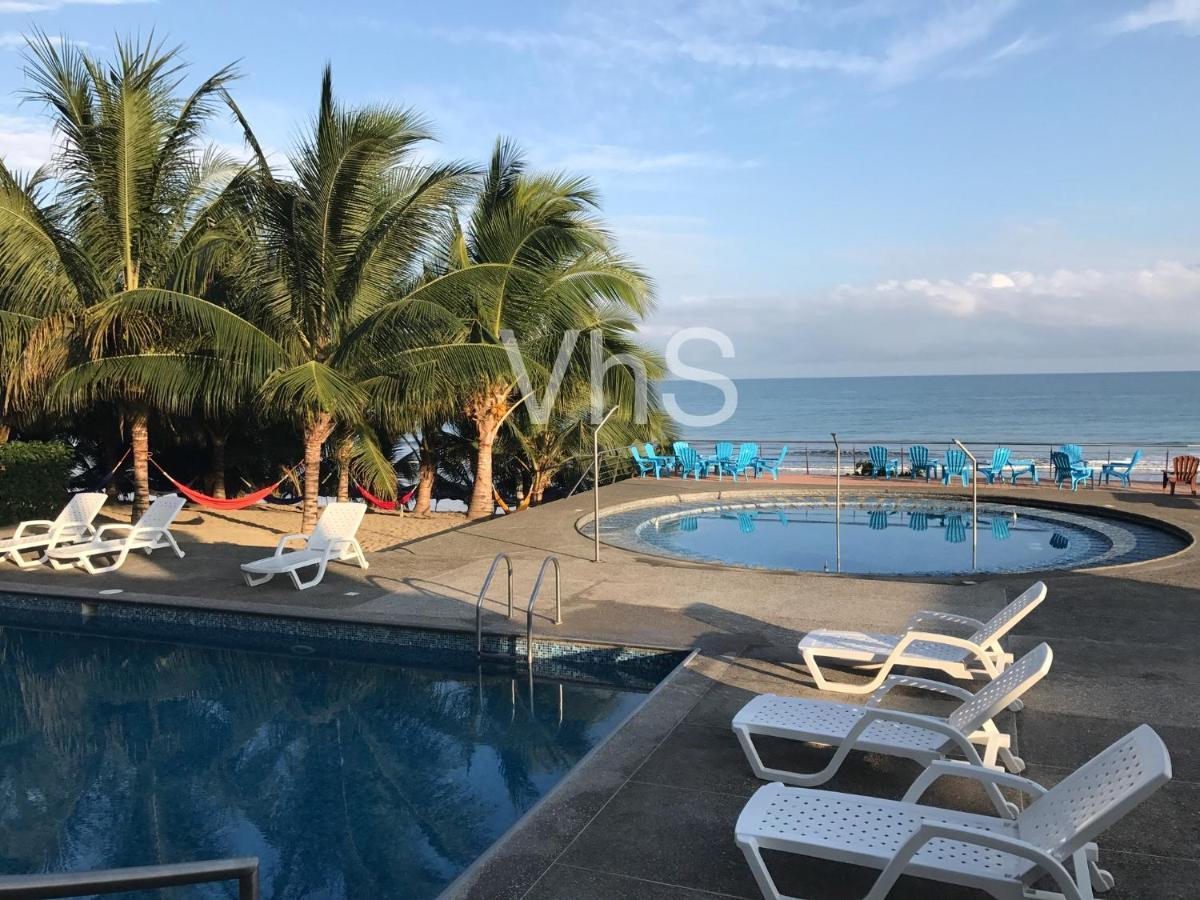 Resort Playa Azul Departamentos Frente Al Mar トンスパ エクステリア 写真